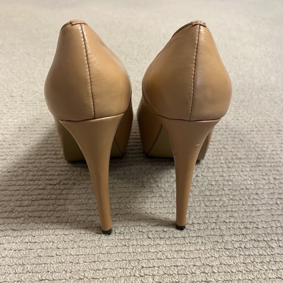 Kelsi Dagger tan leather heels. - Picture 3 of 7